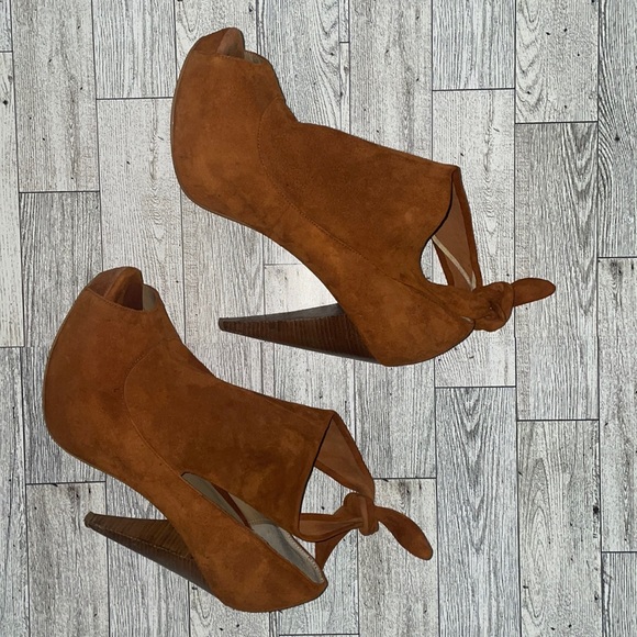 Bakers cognac tie-back booties - Picture 2 of 7